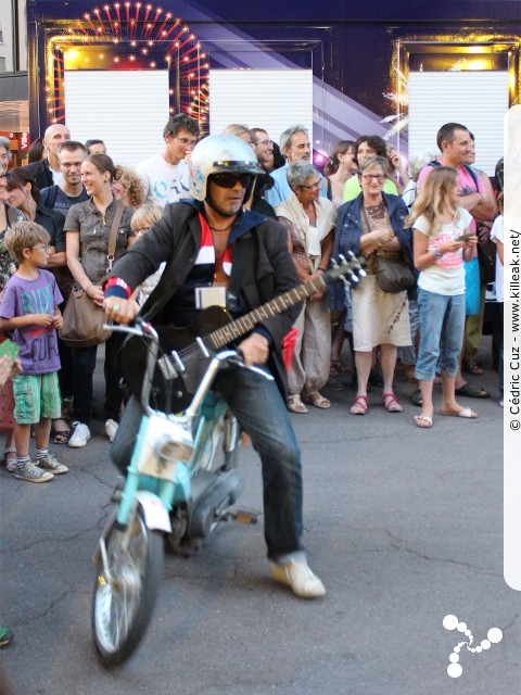 les Noctibules, Festival des Arts de Rue, édition 2013 - du mer. 10 au sam. 13 juillet 2013, dans les rues et sur les places du centre-ville, ainsi que sur le Pâquier, Annecy. – « les Noctibules, Festival des Arts de Rue, édition 2013 » – Festival estival des arts de rue dans les rues, sur les places et sur le Pâquier à Annecy. – mots associés : noctibules