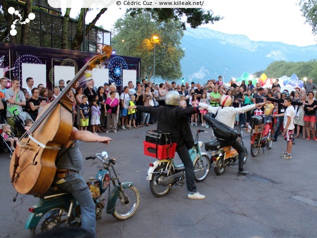 les Noctibules, Festival des Arts de Rue, édition 2013 - du mer. 10 au sam. 13 juillet 2013, dans les rues et sur les places du centre-ville, ainsi que sur le Pâquier, Annecy. – « les Noctibules, Festival des Arts de Rue, édition 2013 » – Festival estival des arts de rue dans les rues, sur les places et sur le Pâquier à Annecy. – mots associés : noctibules