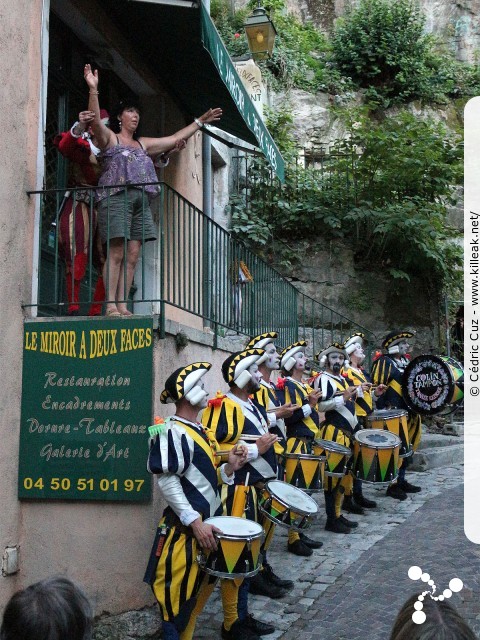 les Noctibules, Festival des Arts de Rue, édition 2014 - du mer. 16 au sam. 19 juillet 2014, dans les rues et sur les places du centre-ville, ainsi que sur le Pâquier, Annecy. – « les Noctibules, Festival des Arts de Rue, édition 2014 » – Festival estival des arts de rue dans les rues, dans les rues, sur les places au bord des canaux et sur le Pâquier à Annecy. – mots associés : art de rue, noctibules