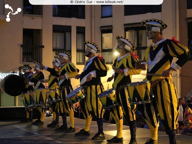 les Noctibules, Festival des Arts de Rue, édition 2014 - du mer. 16 au sam. 19 juillet 2014, dans les rues et sur les places du centre-ville, ainsi que sur le Pâquier, Annecy. – « les Noctibules, Festival des Arts de Rue, édition 2014 » – Festival estival des arts de rue dans les rues, dans les rues, sur les places au bord des canaux et sur le Pâquier à Annecy. – mots associés : art de rue, noctibules