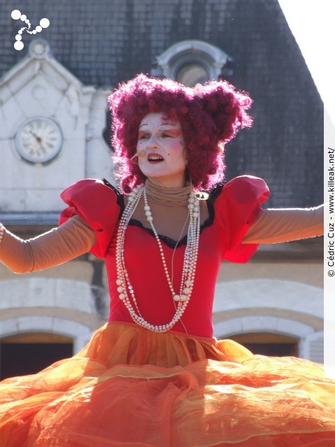 Inauguration du ! Printemps ! de Bonlieu Scène Nationale - le sam. 31 mars 2012 à 17h et 22h00, aux anciens Haras d'Annecy. – « Inauguration du ! Printemps ! de Bonlieu aux Haras » – Spectacles en plein air sur le site des Haras qui va accueillir la Scène Nationale pour son ! Printemps ! hors-les-murs. –