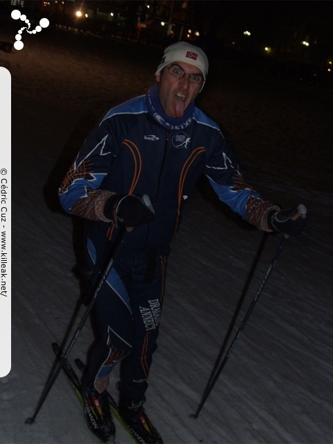 Ronde Nocturne du Dauphiné Libéré, édition 2010 - Première manche - le mer. 13.01.2010, à partir de 19h00 sur le Pâquier à Annecy, toujours transformé en stade de neige. – Rhôoo ! Je vous ai vu faire Monsieur ! ;-) – « Ronde Nocturne du Dauphiné Libéré, édition 2010 - Première manche » – Ronde Nocturne du Dauphiné Libéré, édition 2010 - Première manche à Annecy. – mots associés : dragons d'annecy, ski de fond