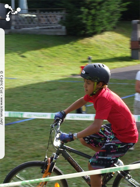 Challenge Street VTT 2009 - 1ère manche - ven. 31 juillet 2009, dans le parc du centre de vacances Les Balcons du Lac d'Annecy, sur les hauteurs de Sévrier. – « Challenge Street VTT 2009 - 1ère manche - Sévrier » – Épreuve de VTT XC en milieu urbain, avec finale en 4X nocturne. – mots associés : challenge, cross country, street, vtt, xc