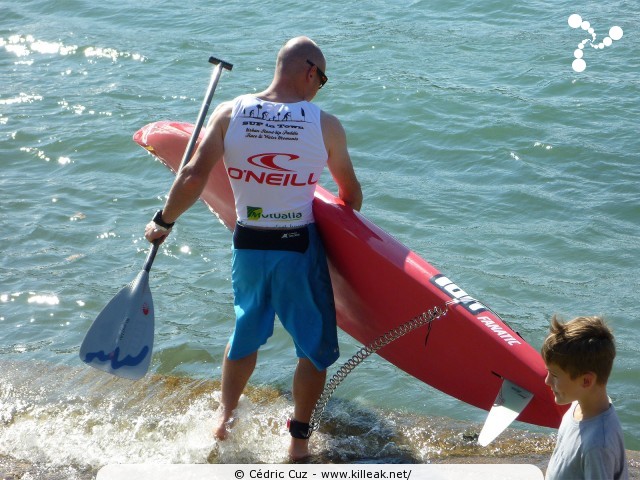 SUP in Town 2011 - Open de Lyon de Stand-Up Paddle - les sam. 10 et dim. 11 septembre 2011, sur le Rhône au niveau de la Fosse aux Ours, Lyon – « SUP in Town 2011 - Open de Lyon de Stand-Up Paddle » – Démonstrations et initiations grand public, mais aussi courses et relais pro de Stand-Up Paddle sur les eaux du Rhône, à Lyon – mots associés : stand-up paddle