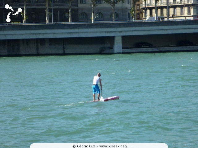 SUP in Town 2011 - Open de Lyon de Stand-Up Paddle - les sam. 10 et dim. 11 septembre 2011, sur le Rhône au niveau de la Fosse aux Ours, Lyon – « SUP in Town 2011 - Open de Lyon de Stand-Up Paddle » – Démonstrations et initiations grand public, mais aussi courses et relais pro de Stand-Up Paddle sur les eaux du Rhône, à Lyon – mots associés : stand-up paddle