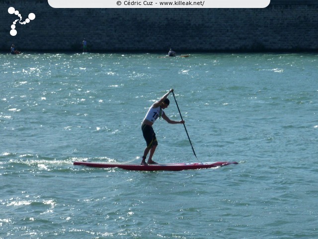 SUP in Town 2011 - Open de Lyon de Stand-Up Paddle - les sam. 10 et dim. 11 septembre 2011, sur le Rhône au niveau de la Fosse aux Ours, Lyon – « SUP in Town 2011 - Open de Lyon de Stand-Up Paddle » – Démonstrations et initiations grand public, mais aussi courses et relais pro de Stand-Up Paddle sur les eaux du Rhône, à Lyon – mots associés : stand-up paddle